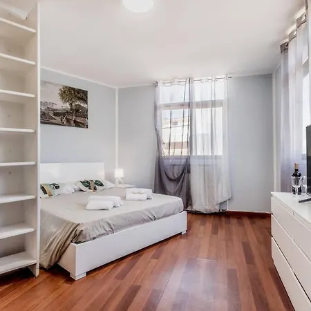 Domus Pamphili Free Netflix & Ac דירה
